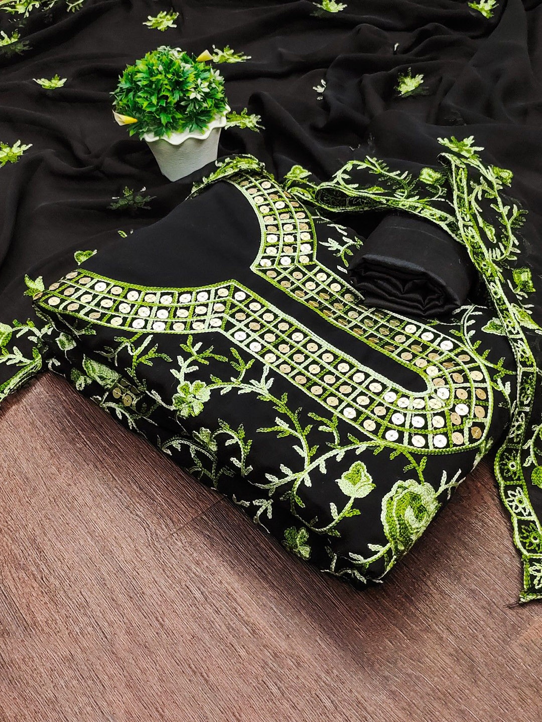 

Panzora Floral Embroidered Sequinned Unstitched Dress Material, Green