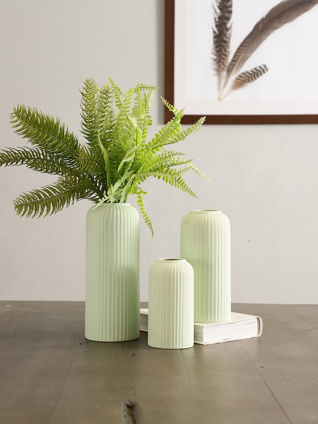 

The Decor Mantra Green 3 Pieces Ceramic Cylinder Shaped Flower Vases