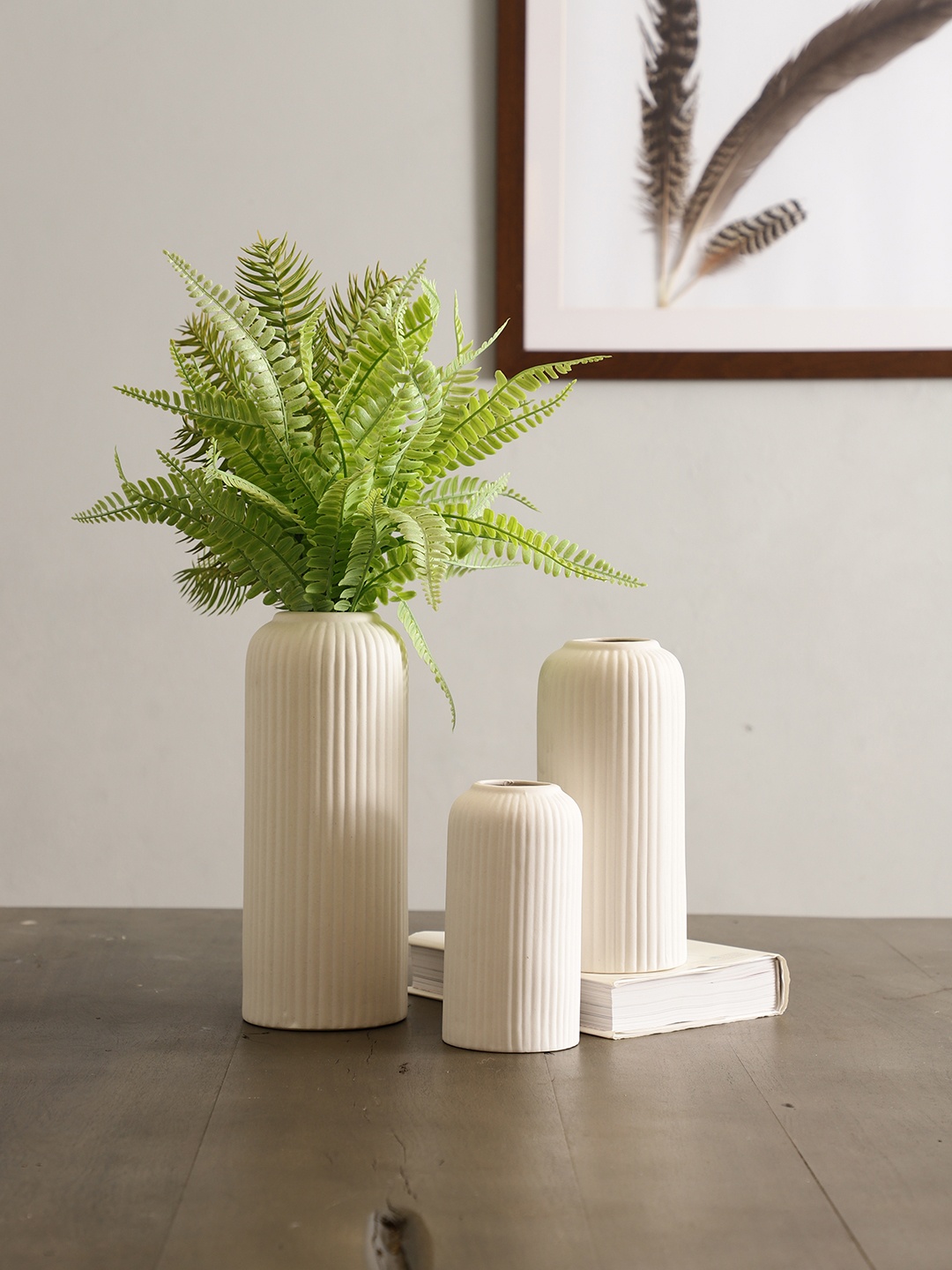 

The Decor Mantra White 3 Pieces Textured Ceramic Vase