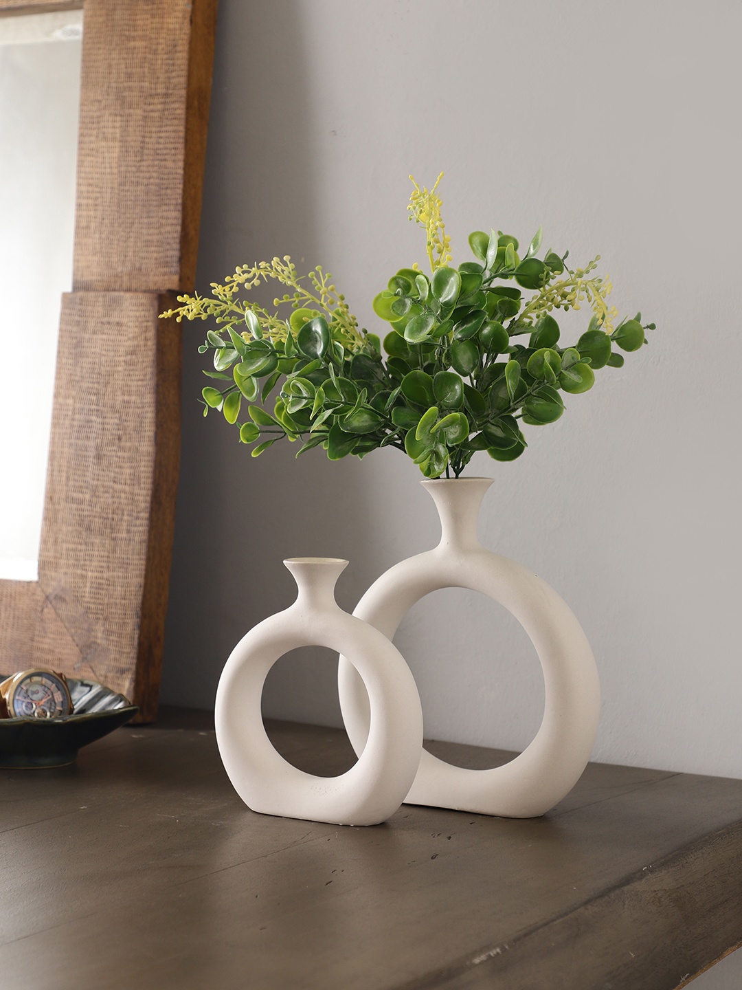 The Decor Mantra White 2 Pieces Ceramic Donut Shaped Flower Vases