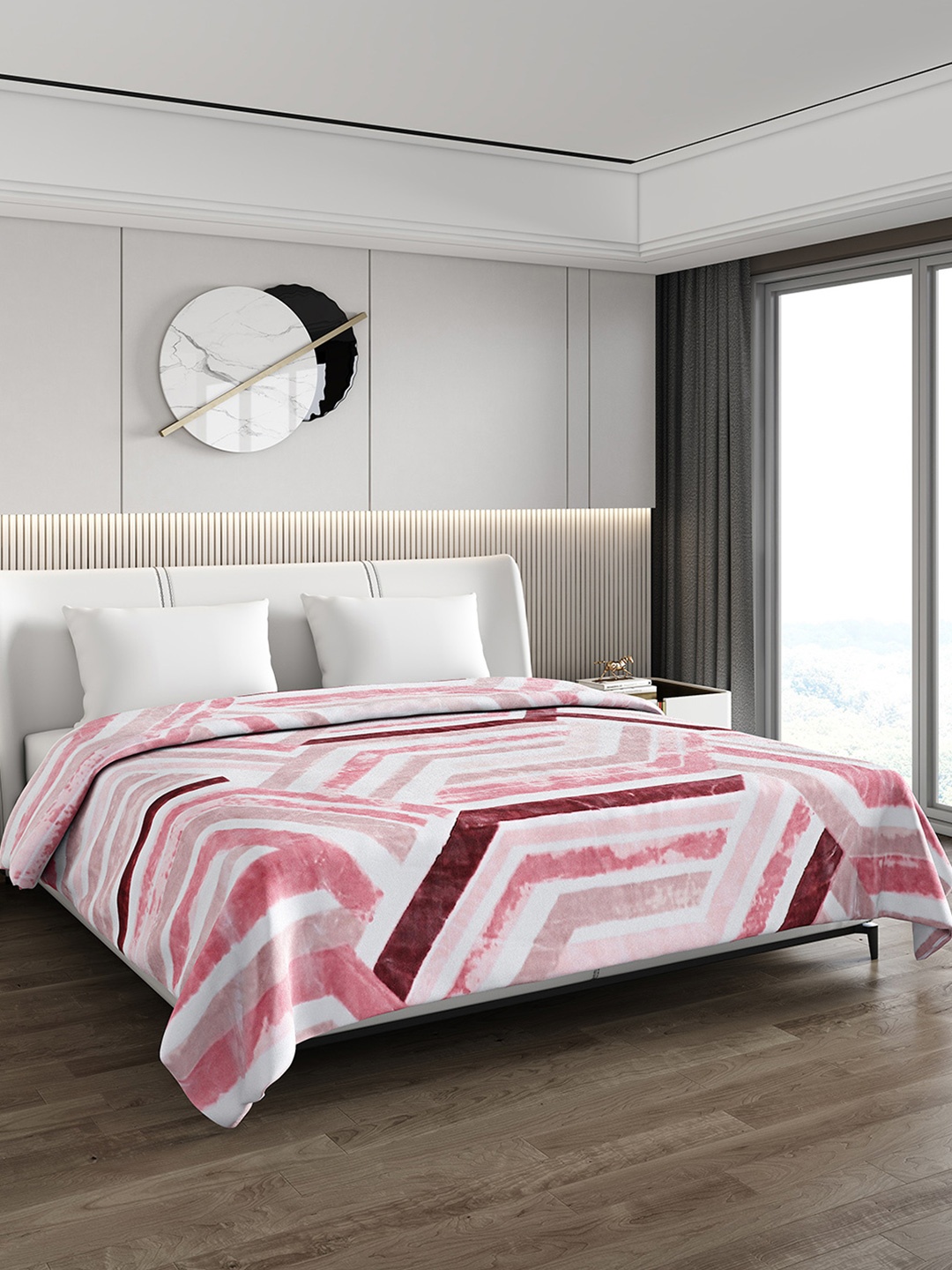 

Monte Carlo White & Pink Geometric Printed Heavy Winter Double Bed Blanket