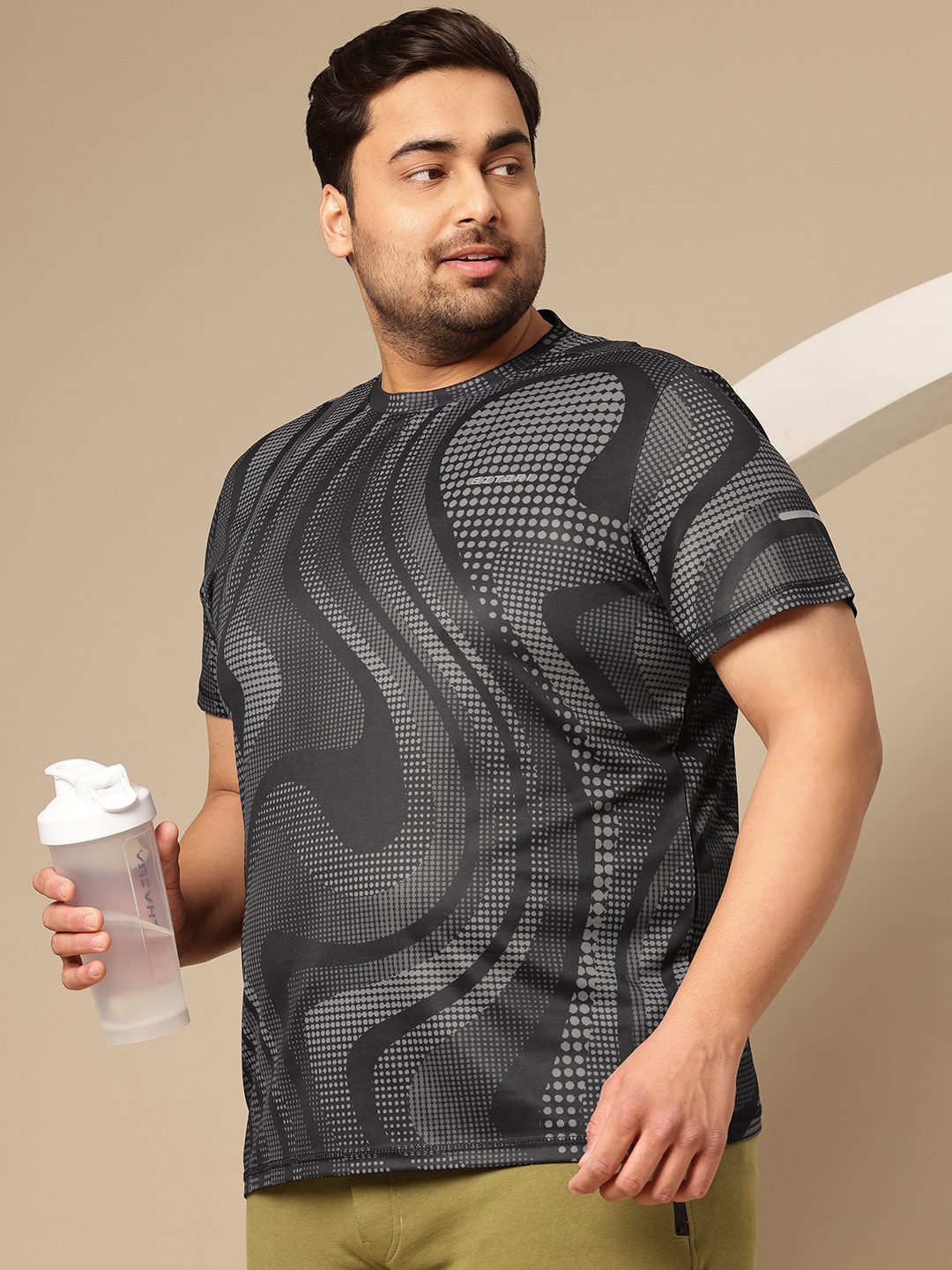 

Sztori Plus Sized Reflective Detail Printed T-shirt, Charcoal