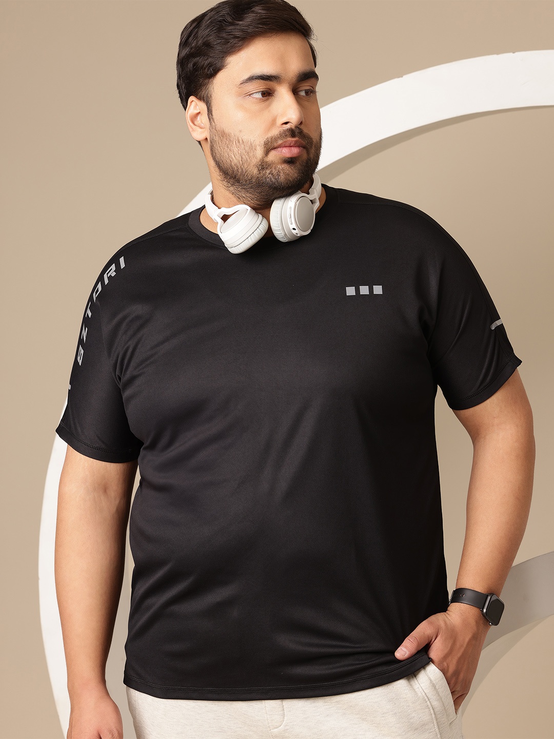

Sztori Plus Size Extended Sleeves Reflective Detail T-shirt, Black