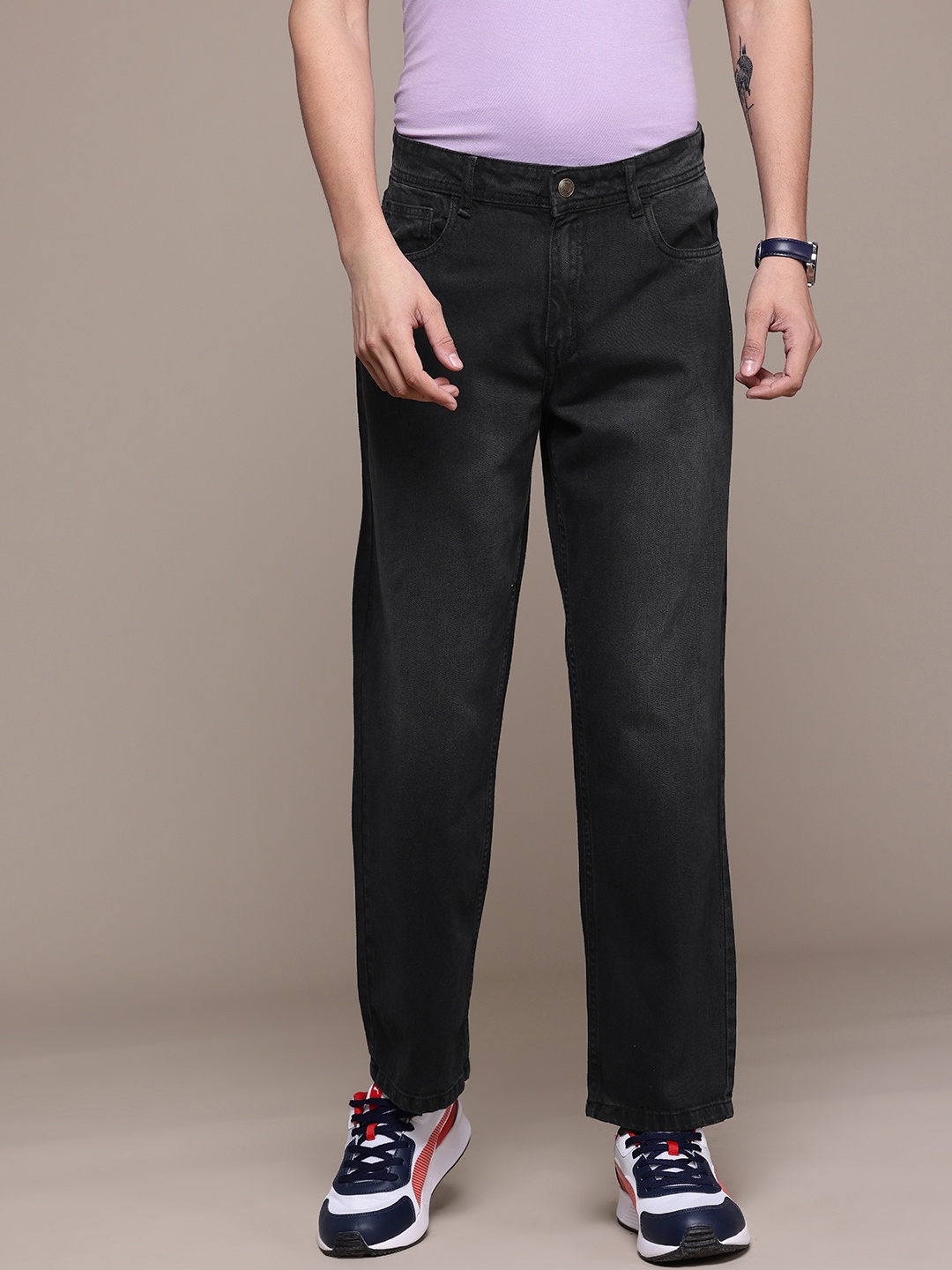 

The Roadster Lifestyle Co. Men Pure Cotton Straight Fit Light Fade Jeans, Black