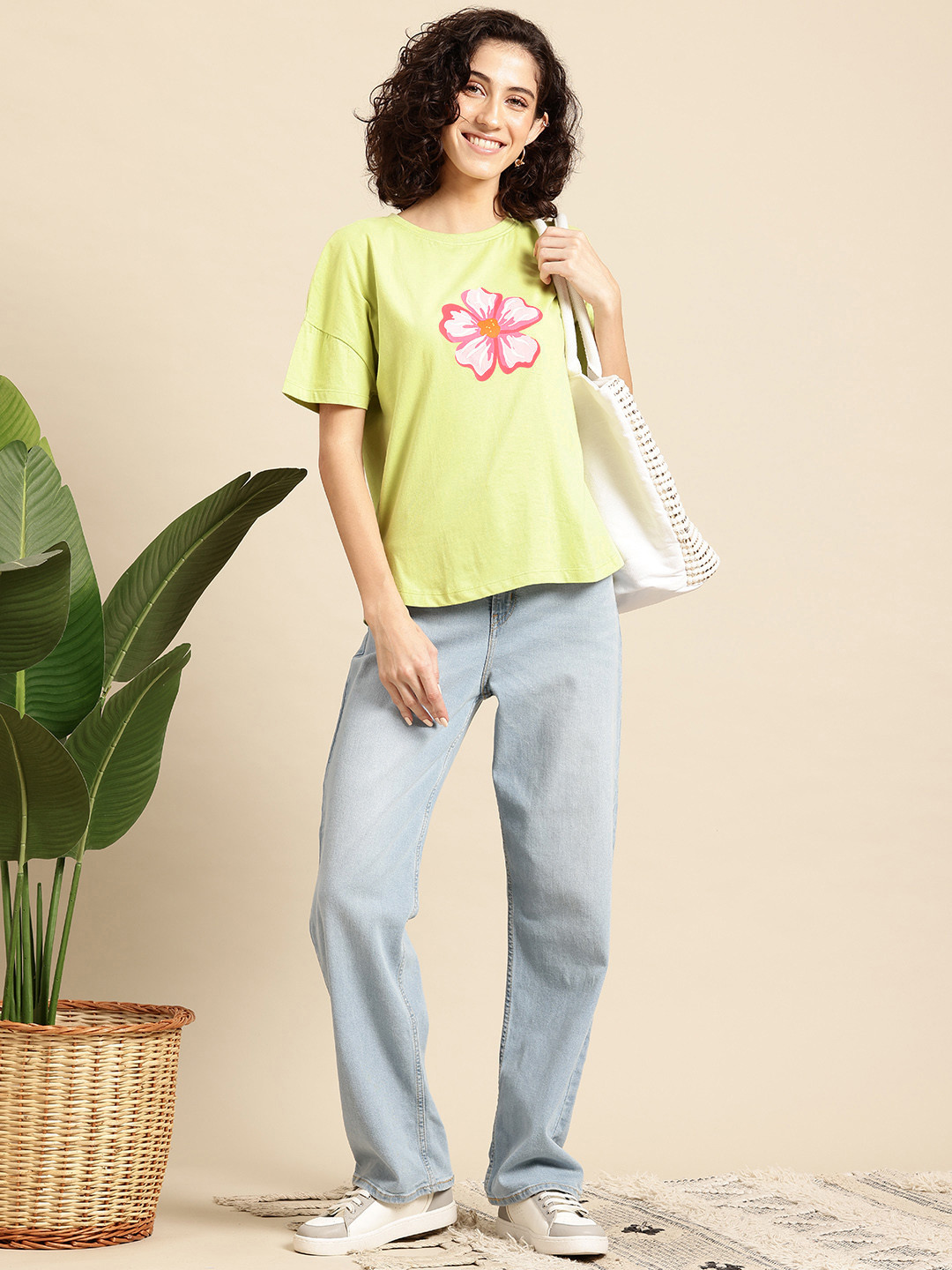 

Mast & Harbour Floral Print Drop-Shoulder Sleeves Pure Cotton T-shirt, Lime green