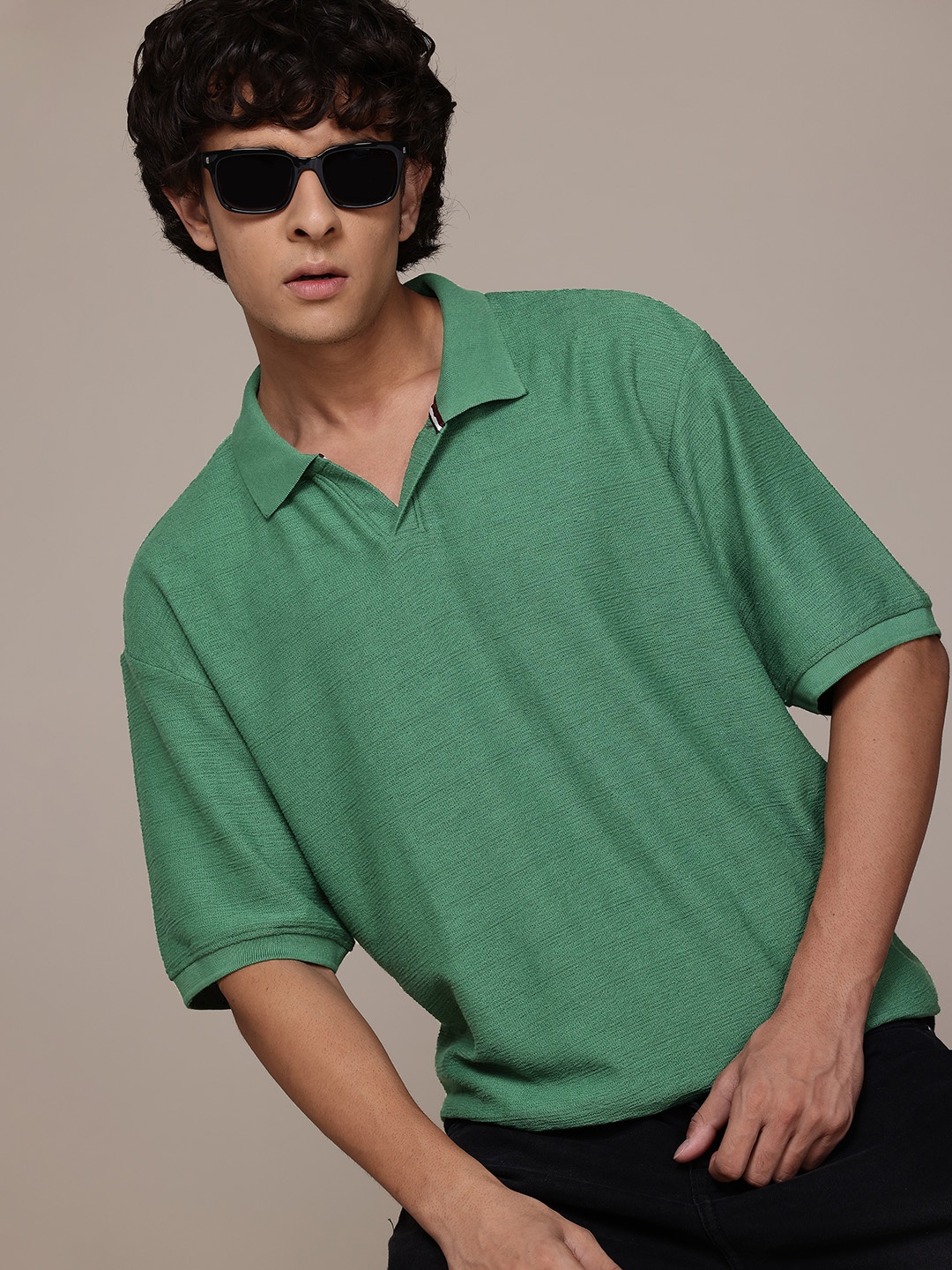 

The Roadster Lifestyle Co. Men Polo Collar Drop-Shoulder Sleeves T-shirt, Green