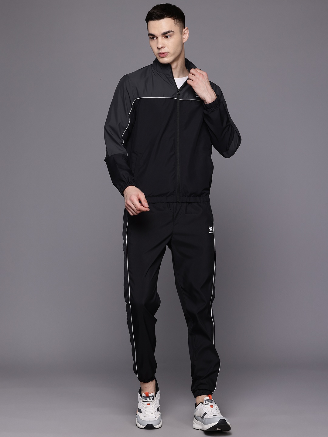 

HRX by Hrithik Roshan Men Colourblocked Lifestyle Tracksuit, Black