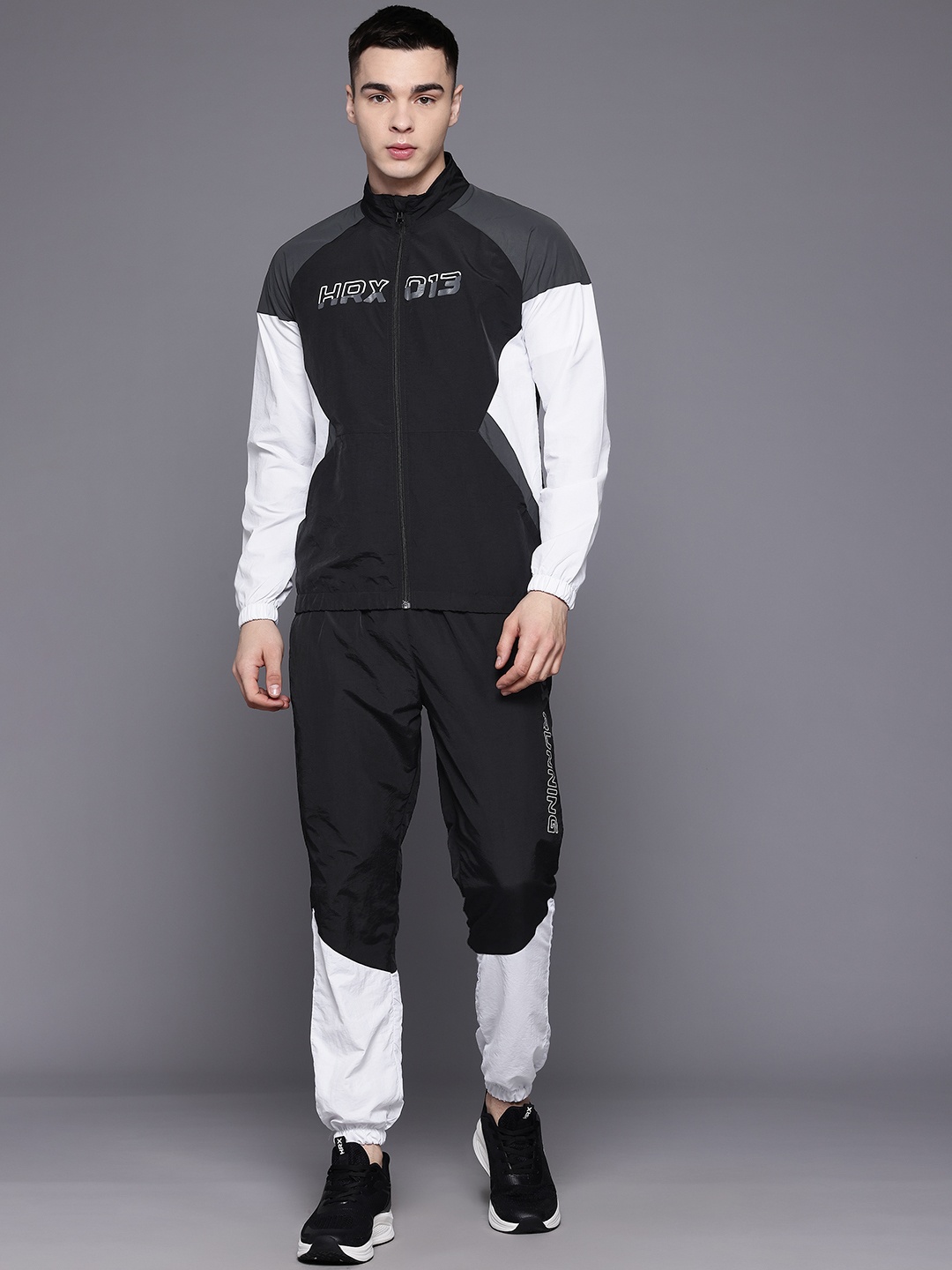 

HRX by Hrithik Roshan Men Rapid-Dry Colourblocked Running Tracksuit, Black