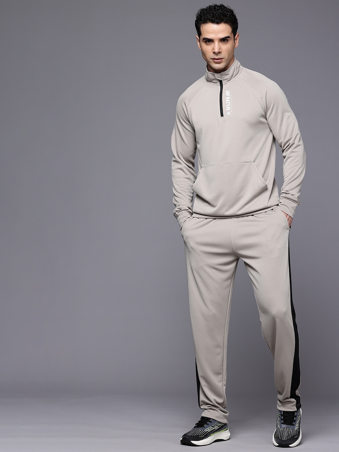 

HRX by Hrithik Roshan Trailtracers Rapid-Dry Running Tracksuit, Grey