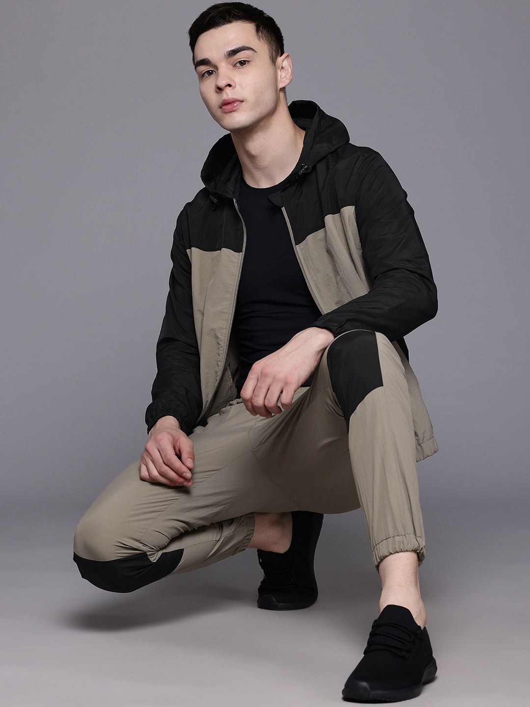

HRX by Hrithik Roshan Men Colourblocked Rapid-Dry Lifestyle Tracksuits, Taupe