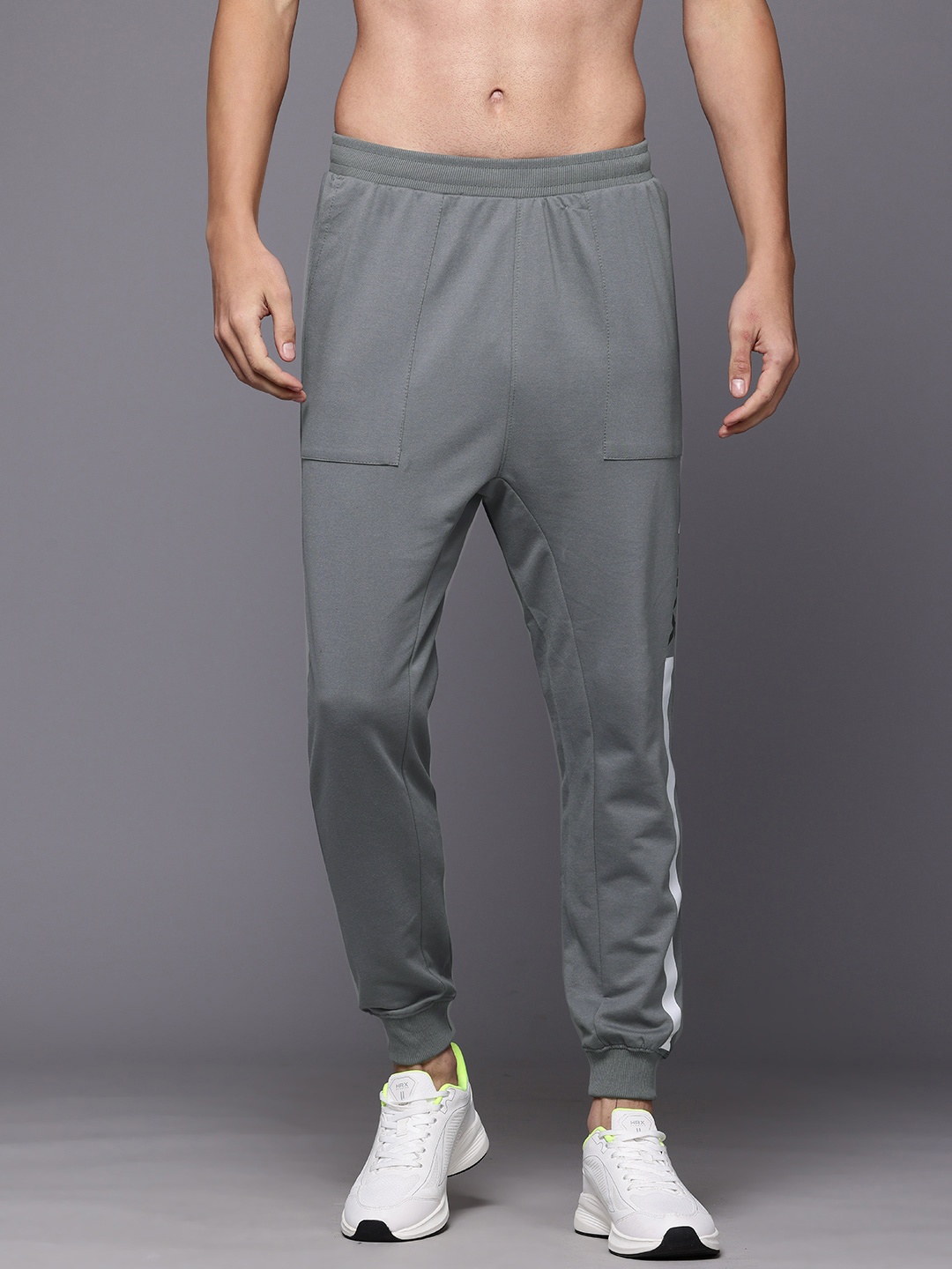 

HRX by Hrithik Roshan Men Training Joggers, Grey