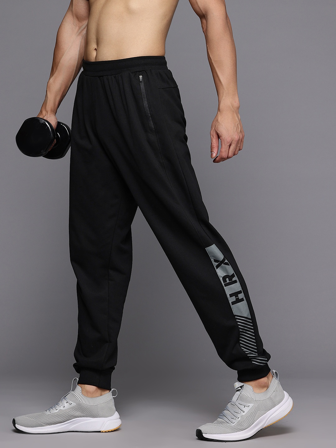

HRX by Hrithik Roshan Men Printed Training Joggers, Black