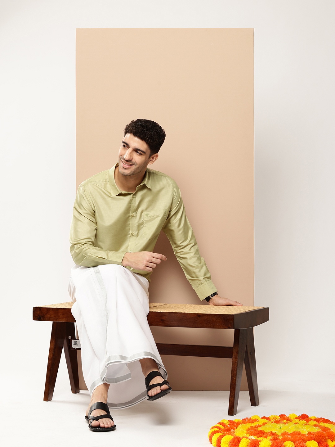 

INVICTUS Spread Collar Festive Collection Shirt, Green