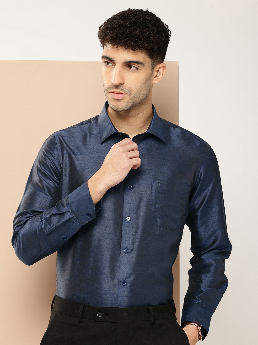 

INVICTUS Spread Collar Opaque Formal Shirt, Navy blue