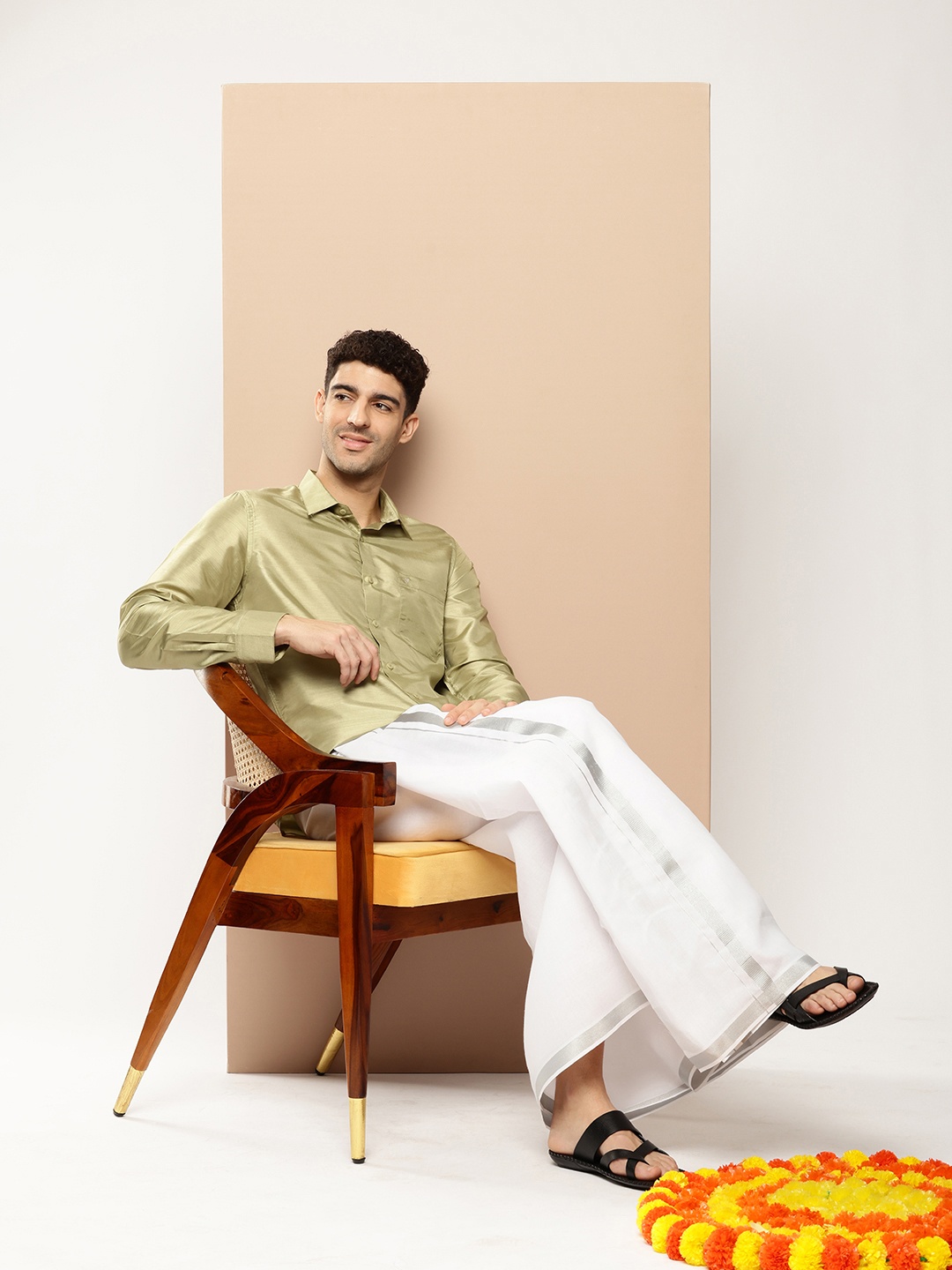 

INVICTUS Spread Collar Opaque Festive Collection Shirt, Green