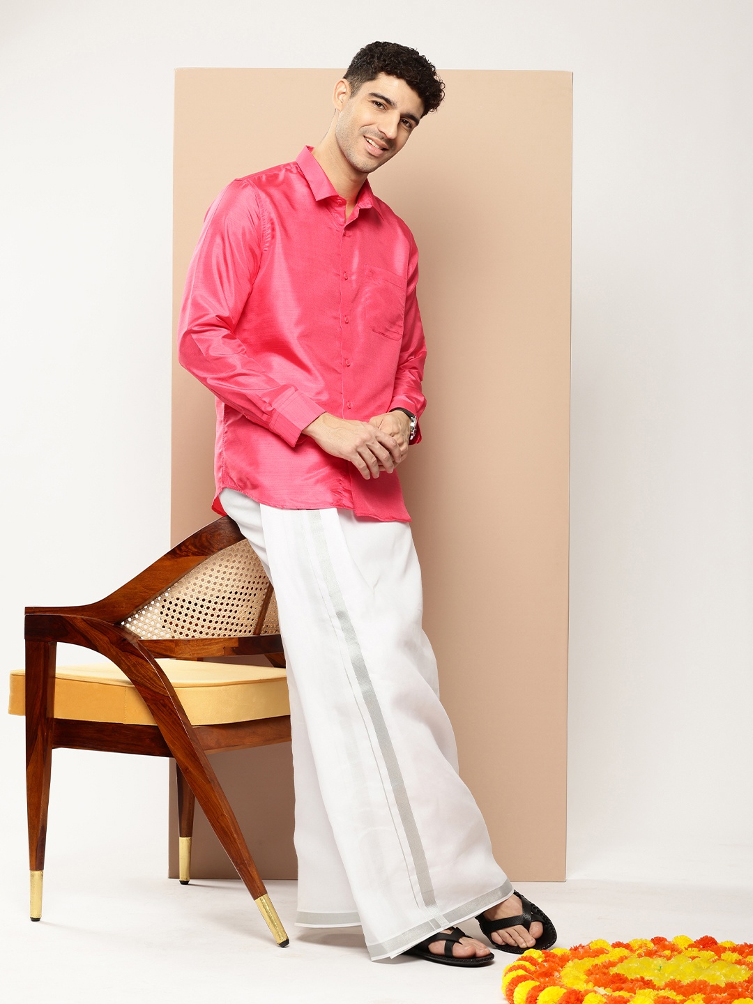 

INVICTUS Spread Collar Festive Collection Shirt, Fuchsia