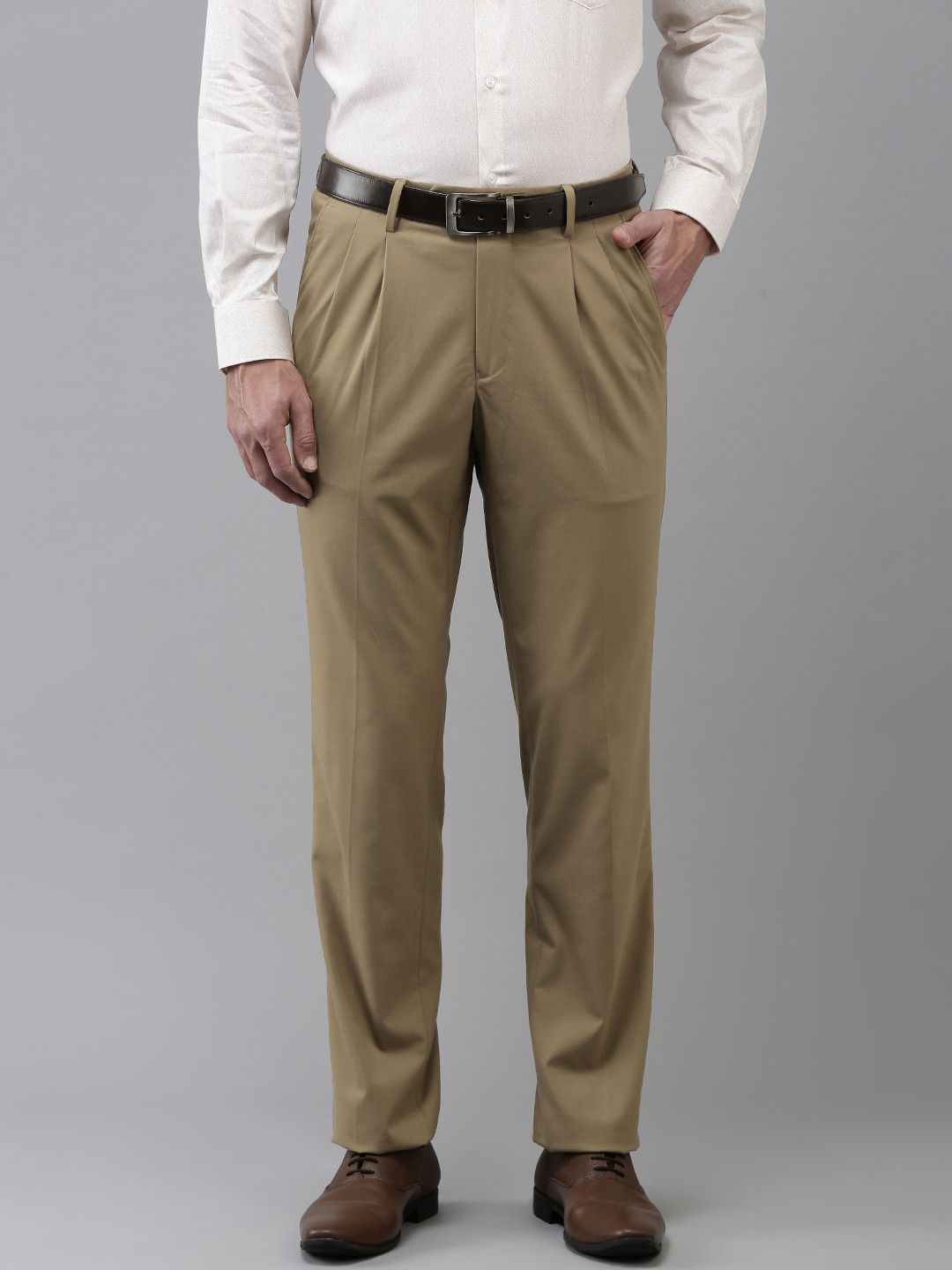 

Van Heusen Men Pleated Formal Trousers, Khaki