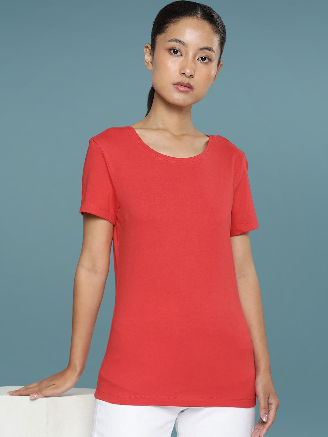 

DressBerry Women Solid Round Neck T-shirt, Red