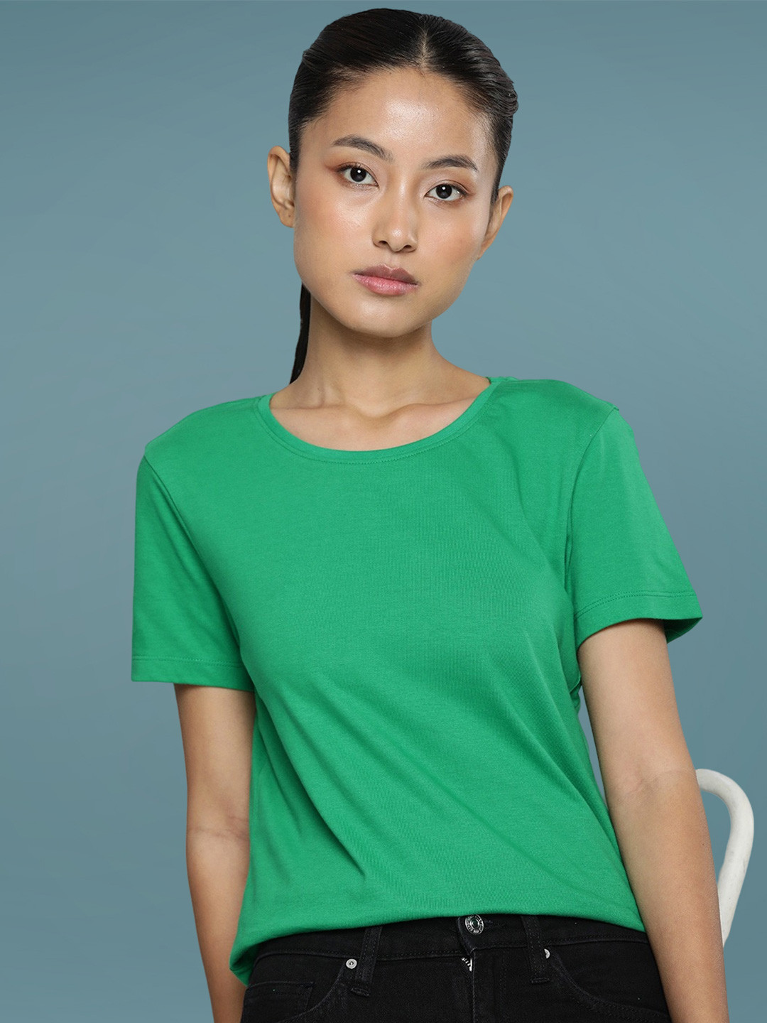 

DressBerry Women Solid Round Neck T-shirt, Green
