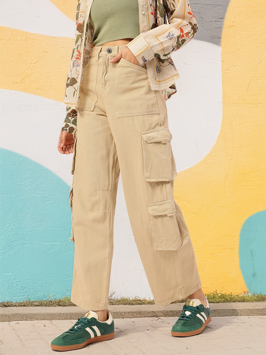 

DressBerry Women Loose & Lively High-Rise Baggy Fit Cargo Style Jeans, Beige