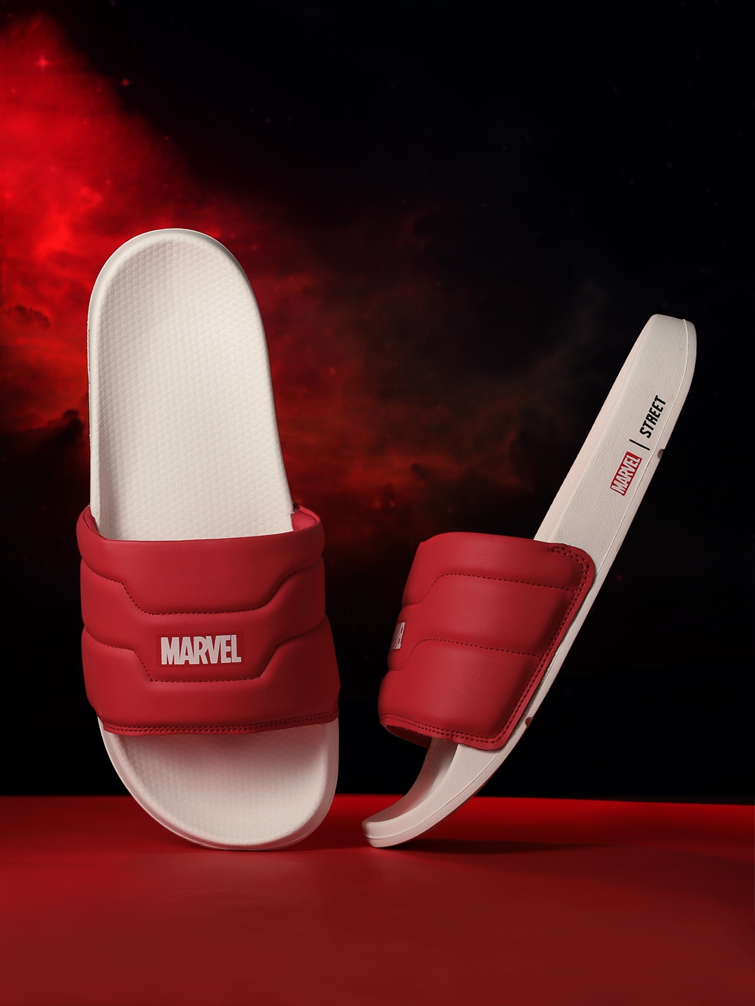 

MARVEL STREET Men Printed Sliders, Red