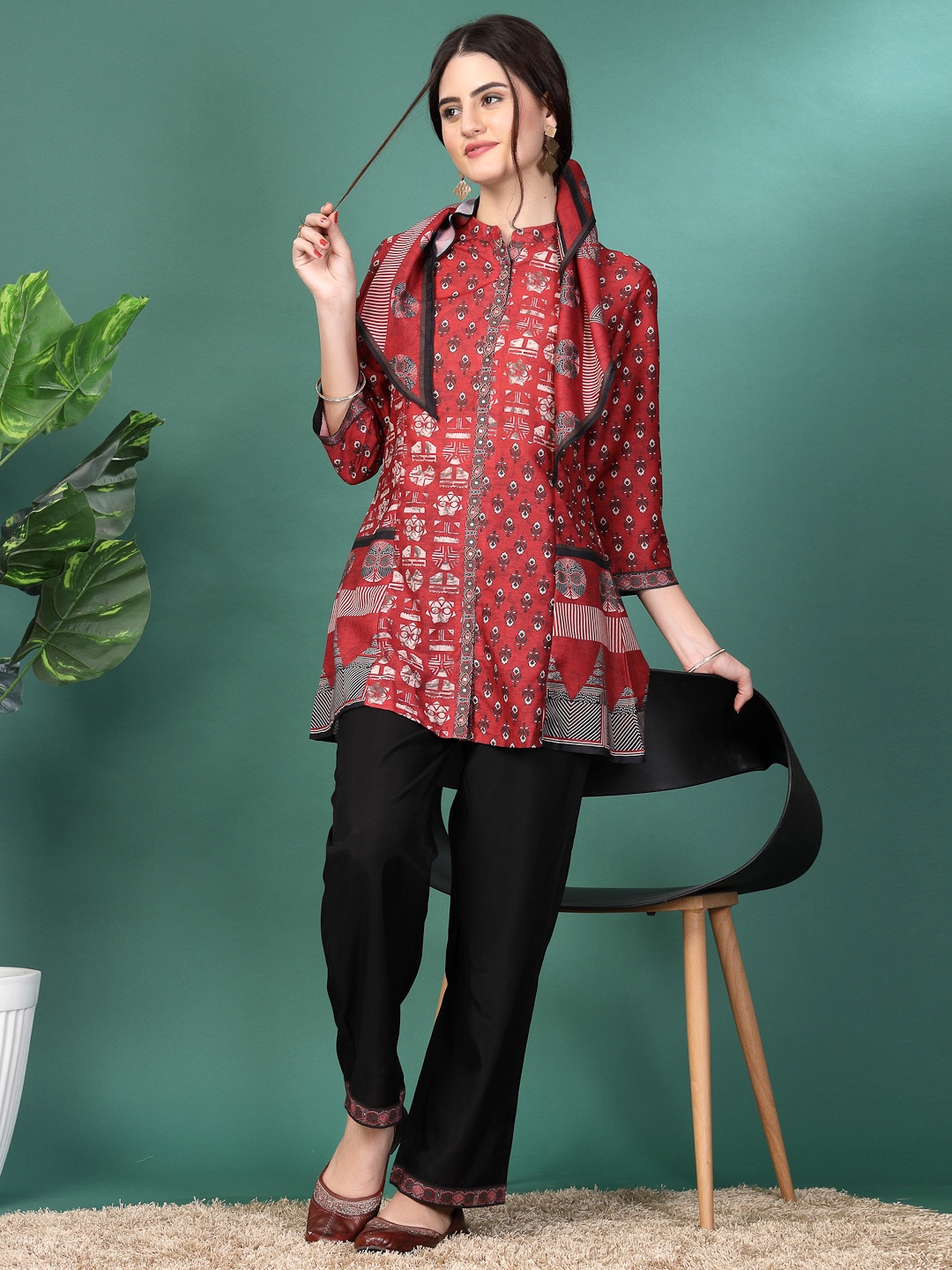 

Nayam By Lakshita Floral Printed Mandarin Collar A-Line Kurti With Trousers, Rust