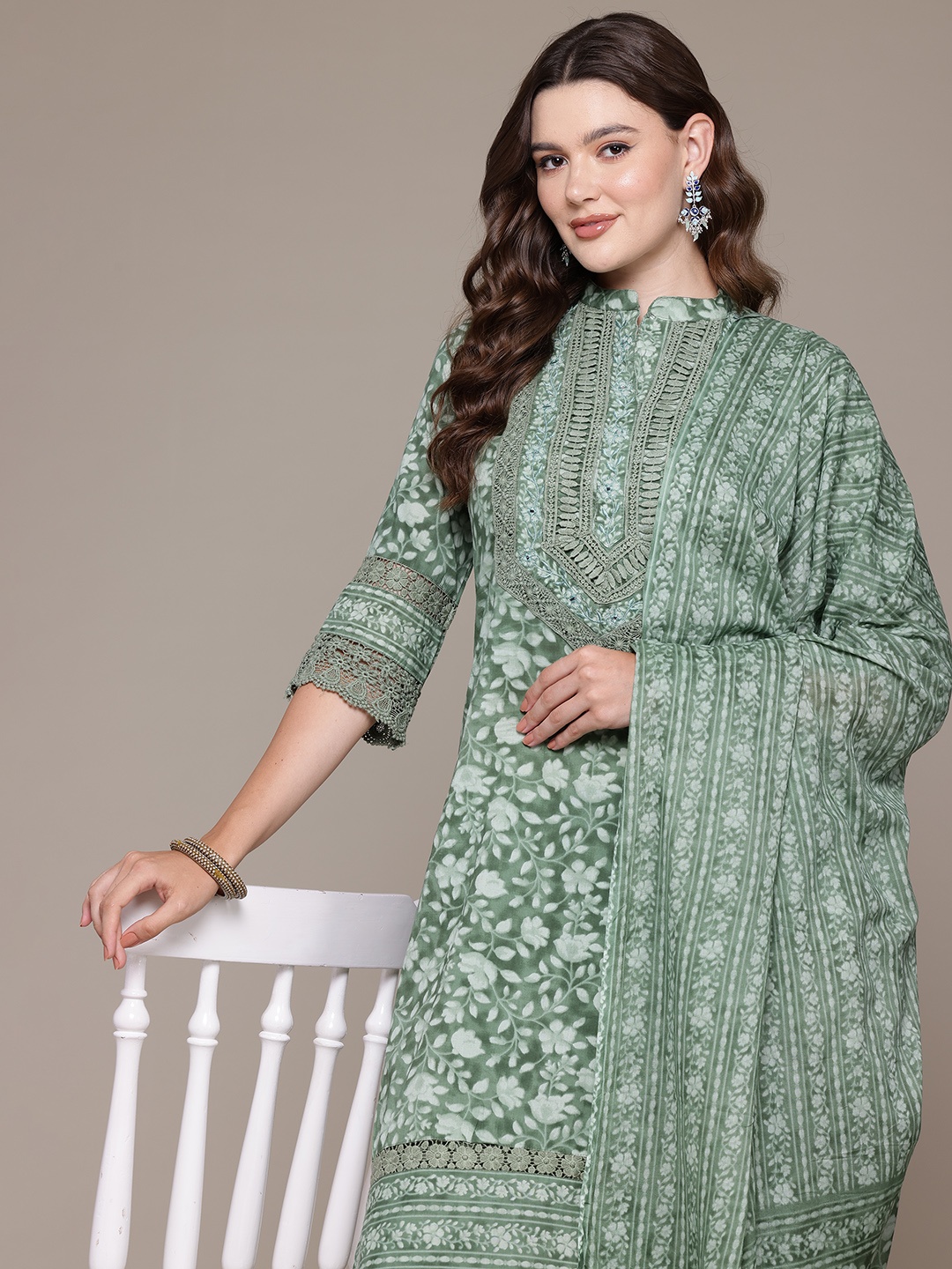 

Readiprint Floral Printed Thread Work Pure Cotton Kurta With Palazzos & Dupatta, Green