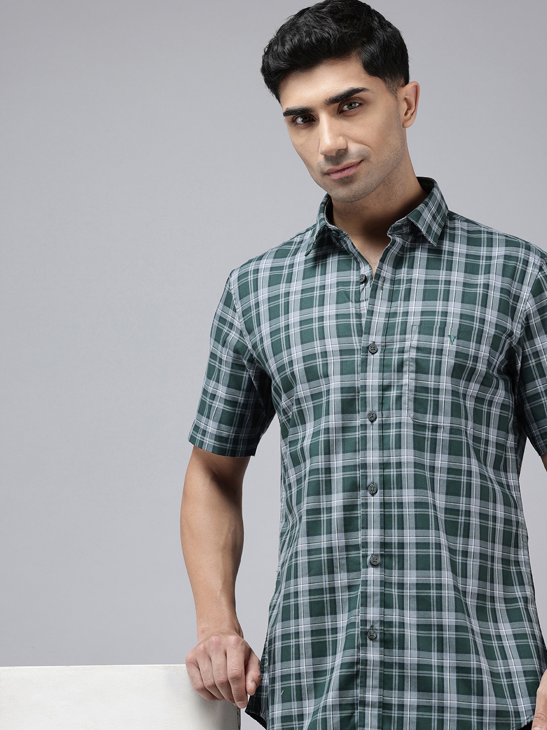 

Van Heusen Sport Pure Cotton Slim Fit Checked Casual Shirt, Green