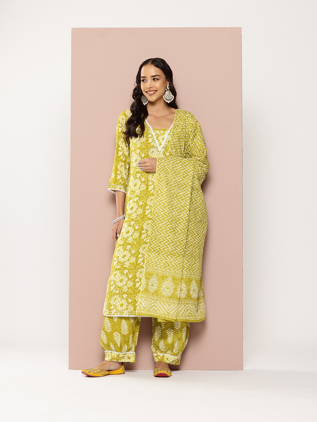 

PARTHVI Floral Printed Mirror Work Kurta With Trousers & Dupatta, Green