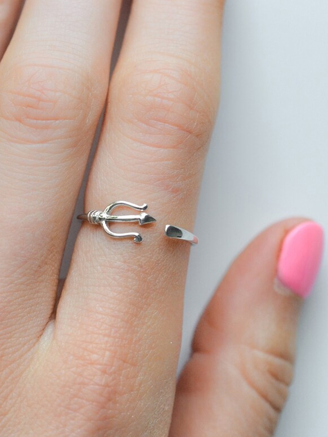 

Goldnera 925 Sterling Silver Silver-Plated Trishul Finger Ring