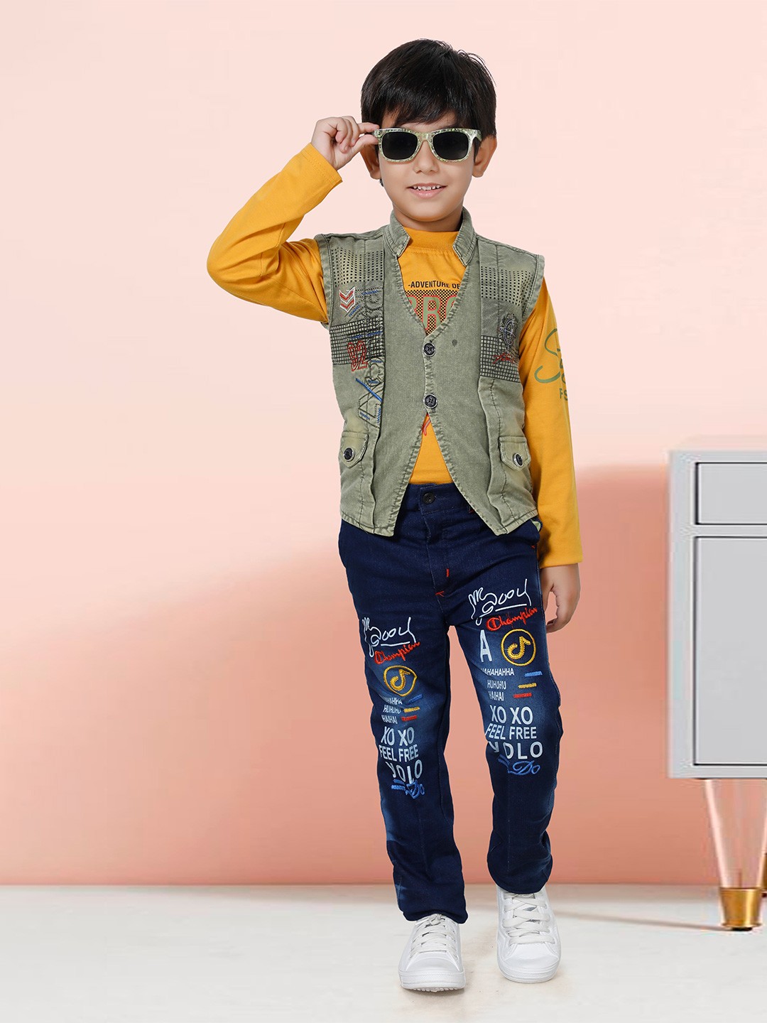 

BAESD Boys Typography Printed T-shirt With Trousers & Jacket, Green