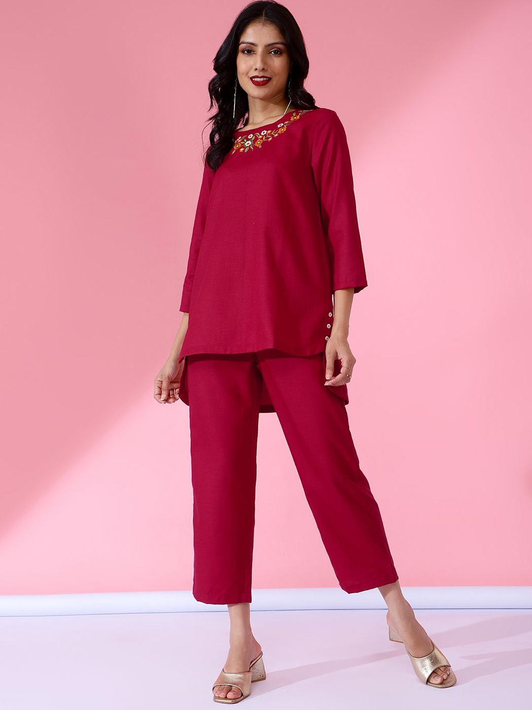 

Bani Women Floral Embroidered Tunic With Trousers, Red