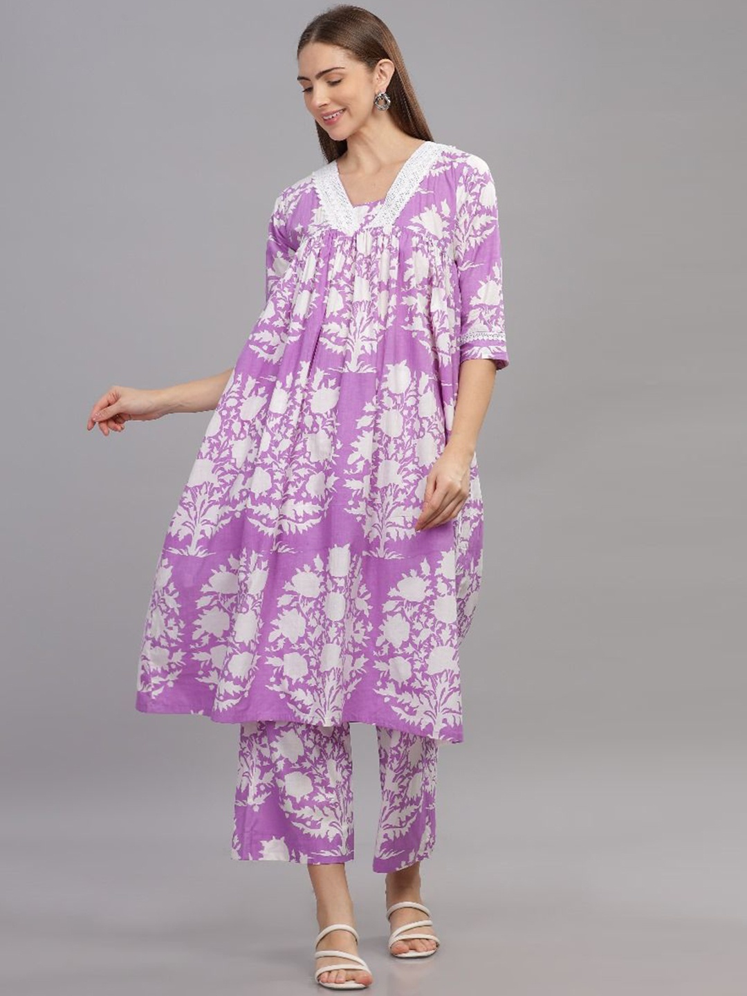 

THE VASILIKI Floral Printed V-Neck Pure Cotton Straight Kurta With Trousers, Purple