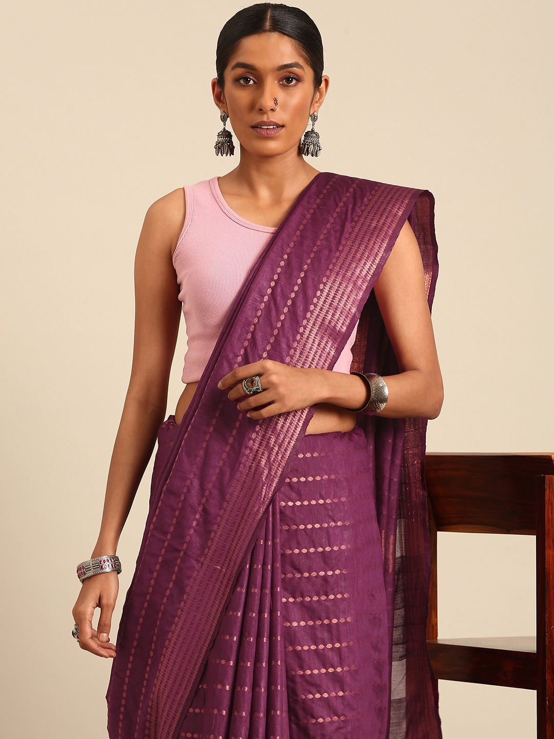 

Taavi Geometric Woven Design Zari Handloom Saree, Purple