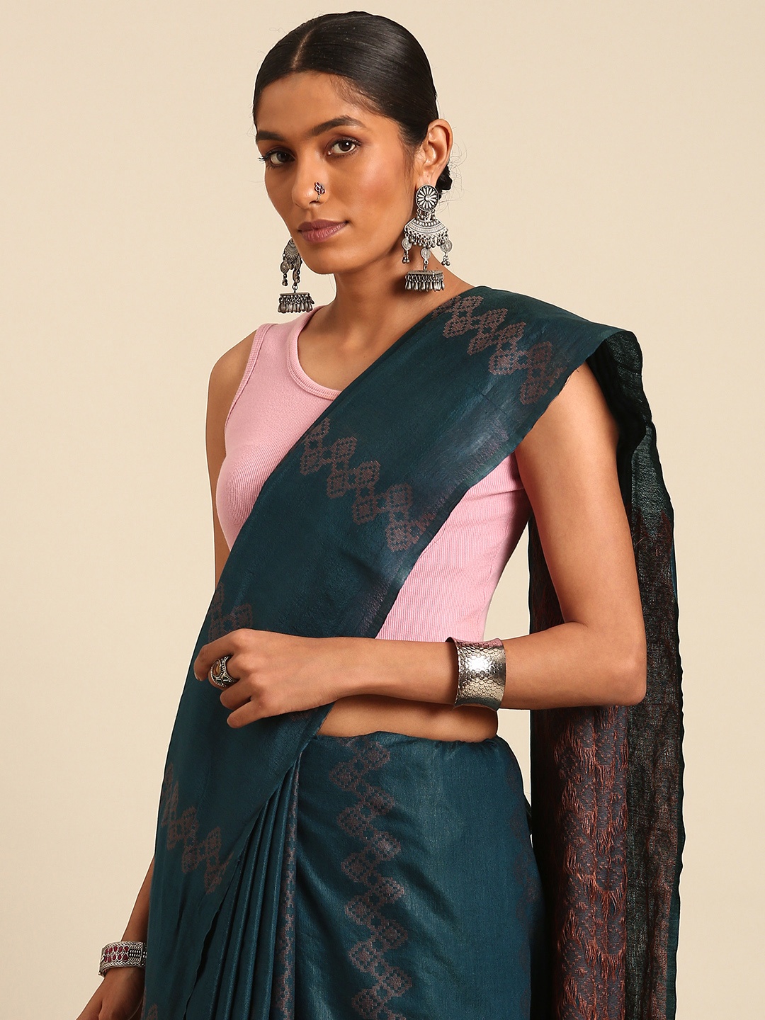 

Taavi Geometric Woven Design Handloom Saree, Navy blue