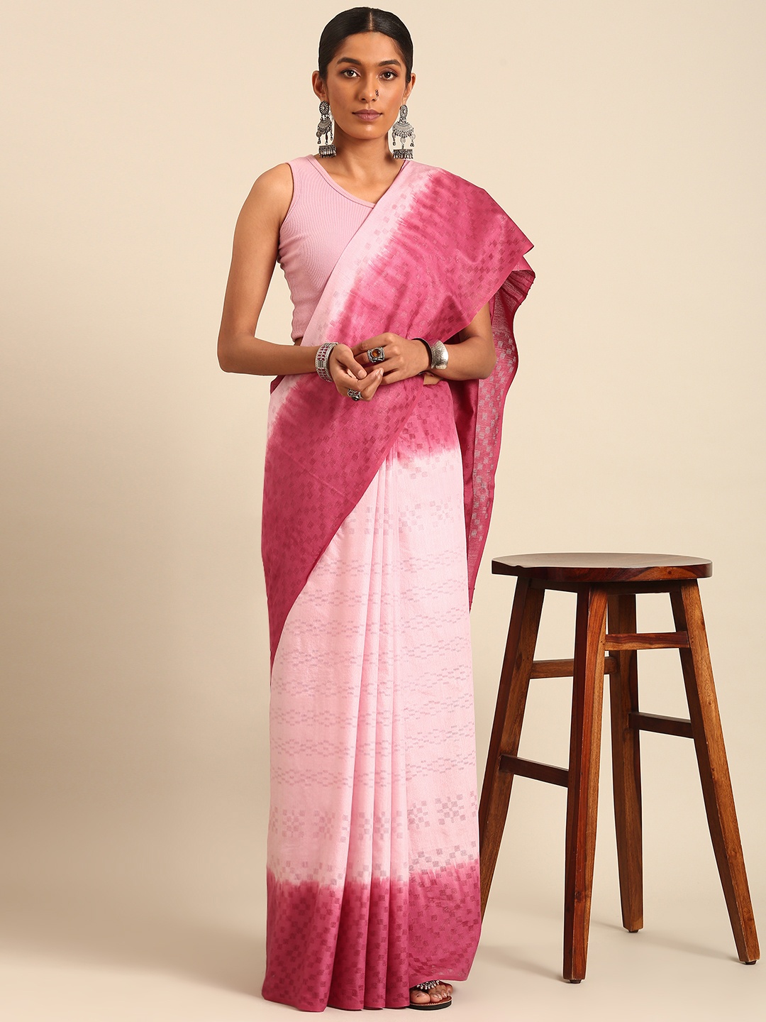 

Taavi Ombre Handloom Saree, Pink