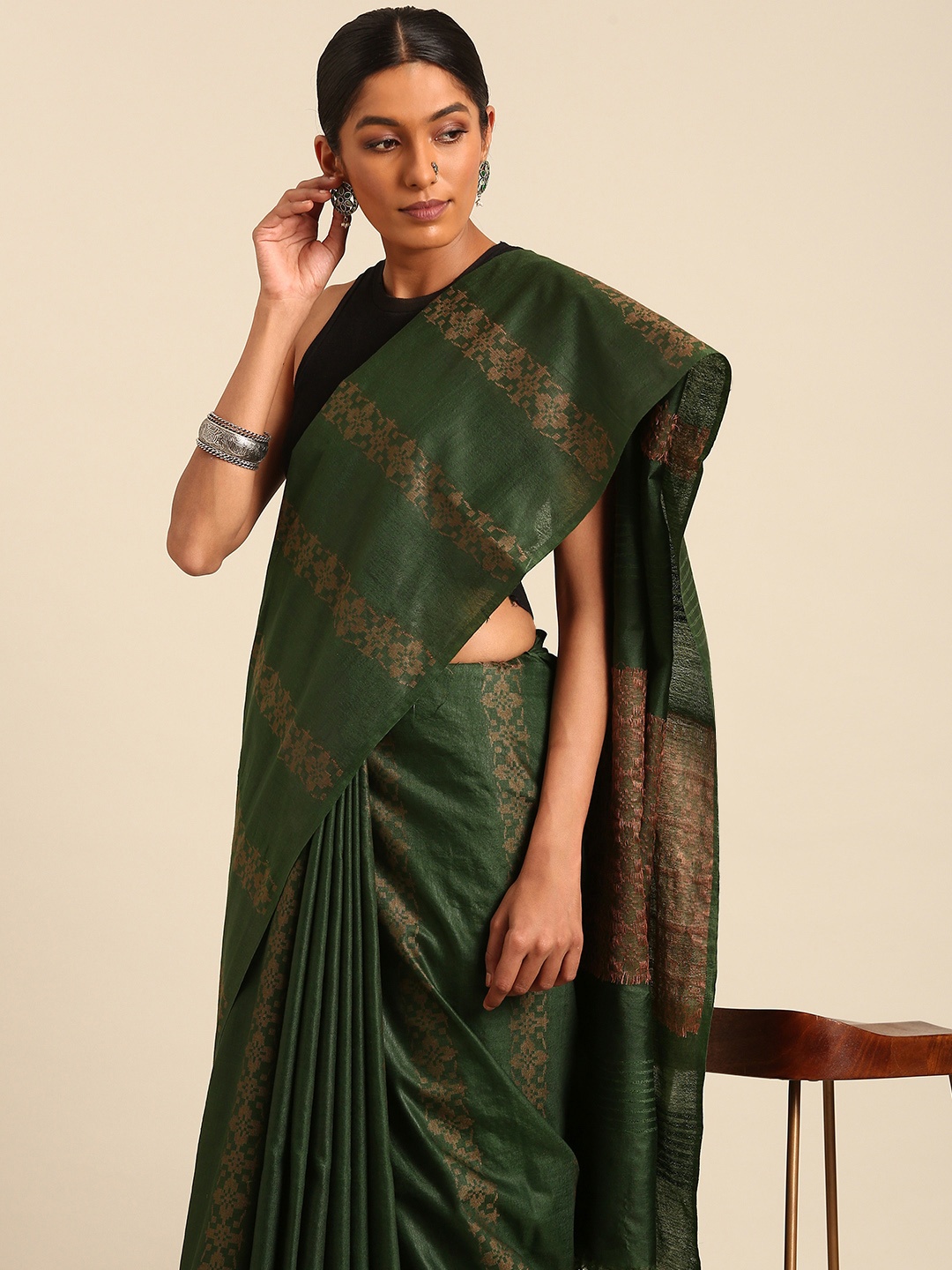 

Taavi Ethnic Motifs Woven Design Handloom Saree, Green