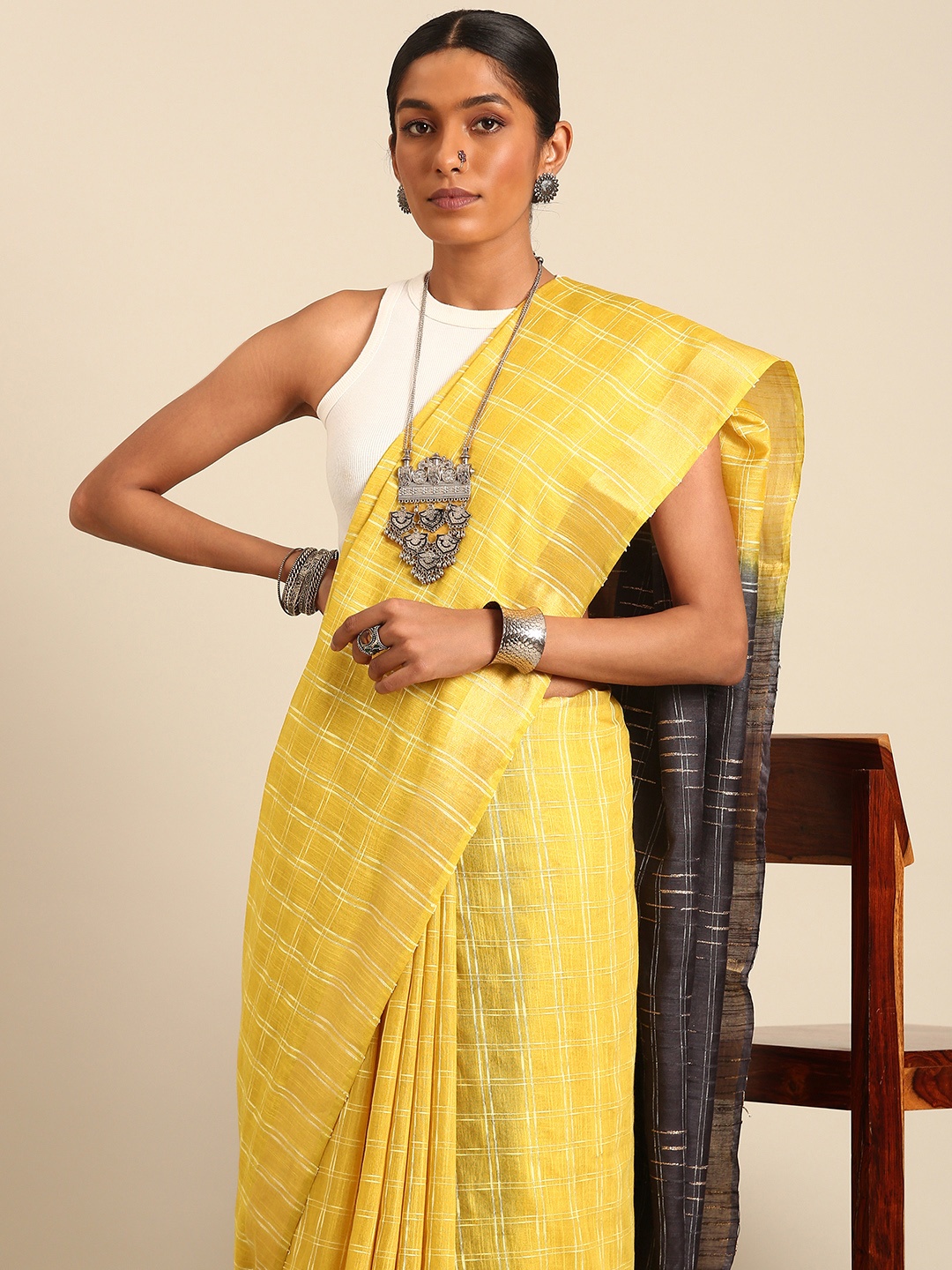 

Taavi Checked Zari Handloom Saree, Yellow