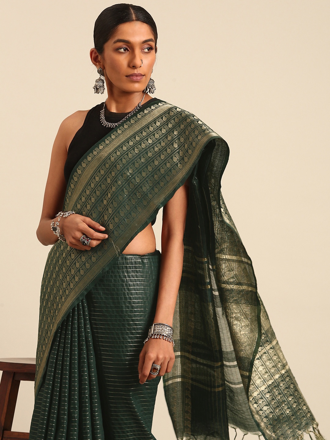 

Taavi Ethnic Motifs Woven Design Zari Handloom Saree, Green