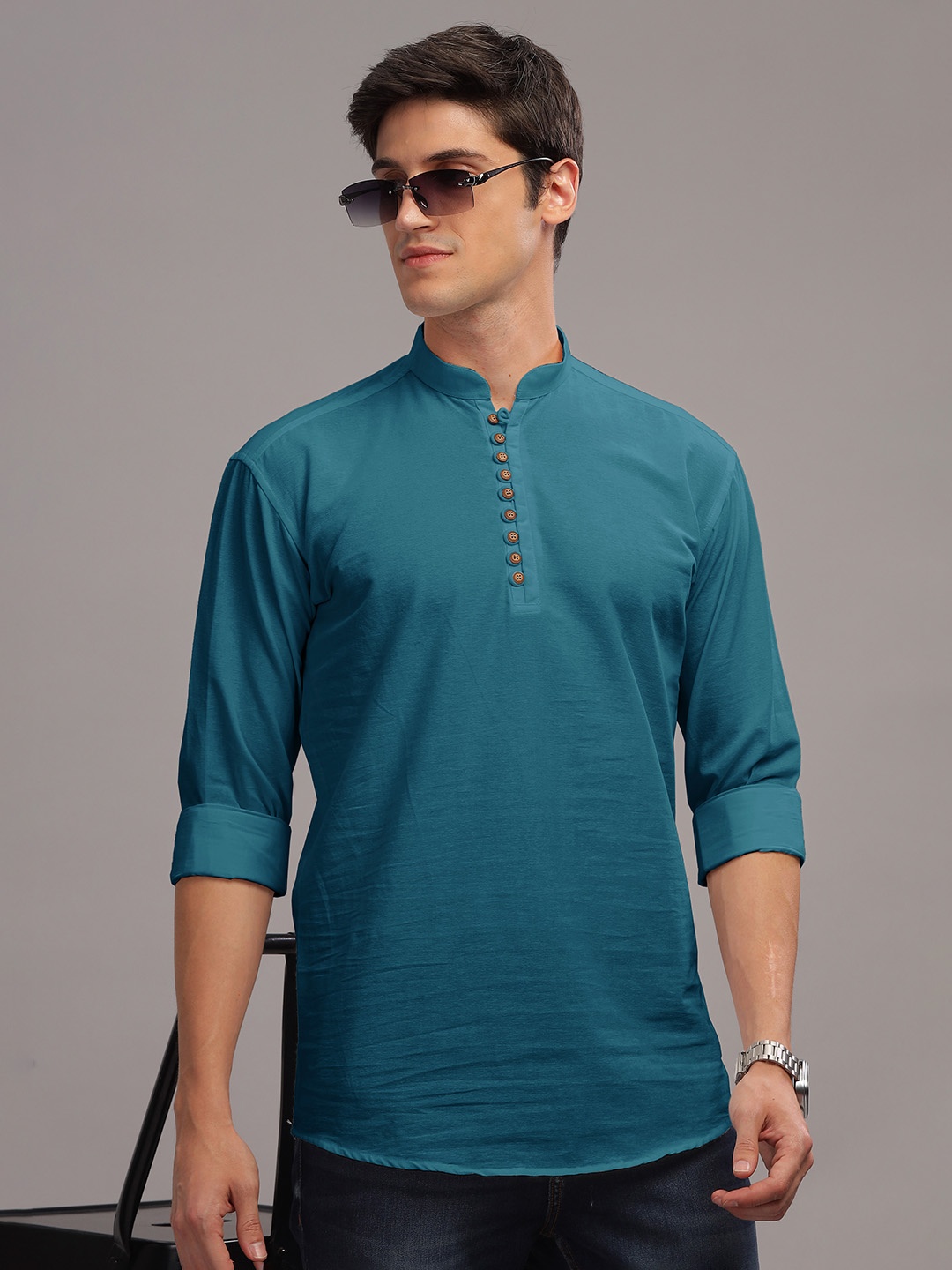 

Anouk Mandarin Collar Pure Cotton Straight Short Kurta, Green