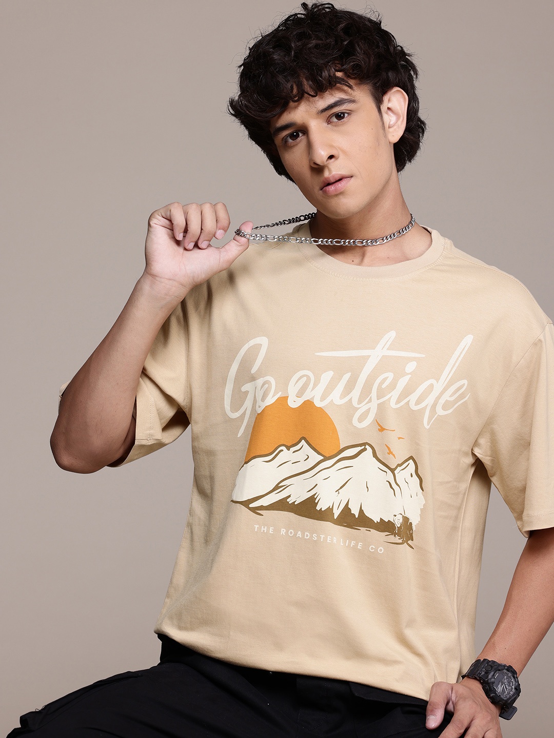 

The Roadster Lifestyle Co. Men Printed Relaxed Fit Pure Cotton T-shirt, Beige