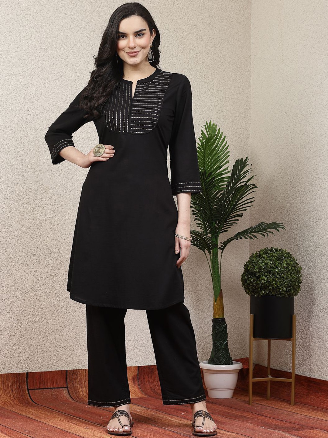 

Nayam By Lakshita Yoke Design Thread Work Kurta with Trousers, Black