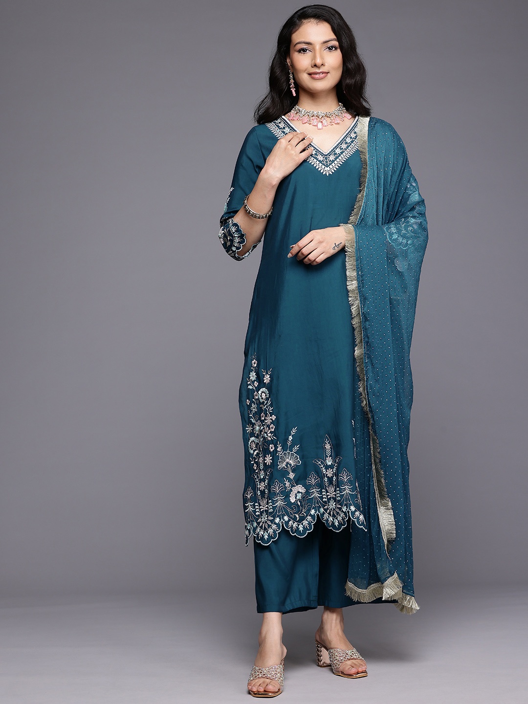 

Varanga Ethnic Motifs Embroidered Zari Kurta With Trousers & Dupatta, Blue