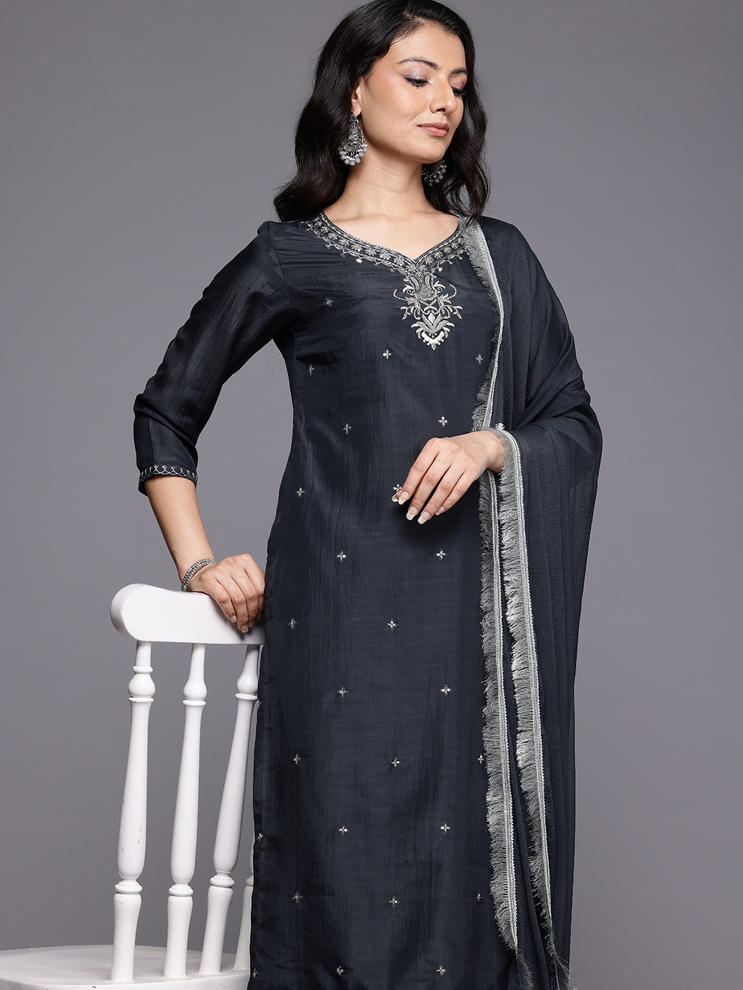 

Varanga Ethnic Motifs Embroidered Sequinned Kurta With Trousers & Dupatta, Grey