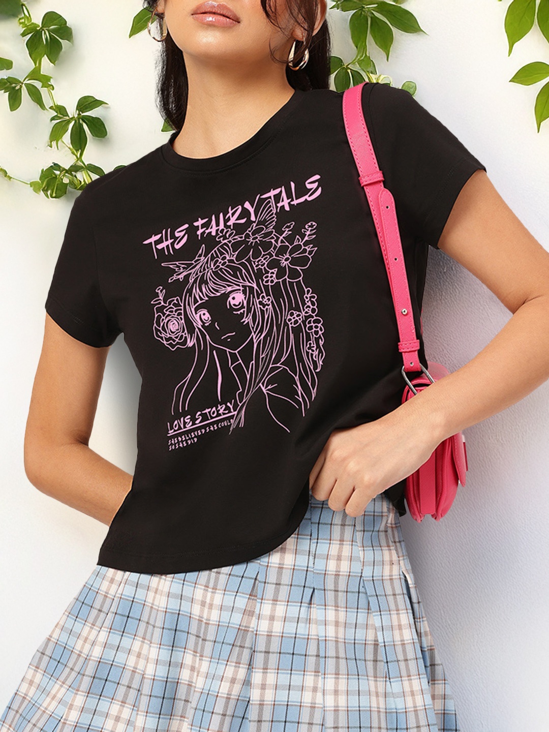 

DressBerry Dream Weaver Graphic Print T-shirt, Black
