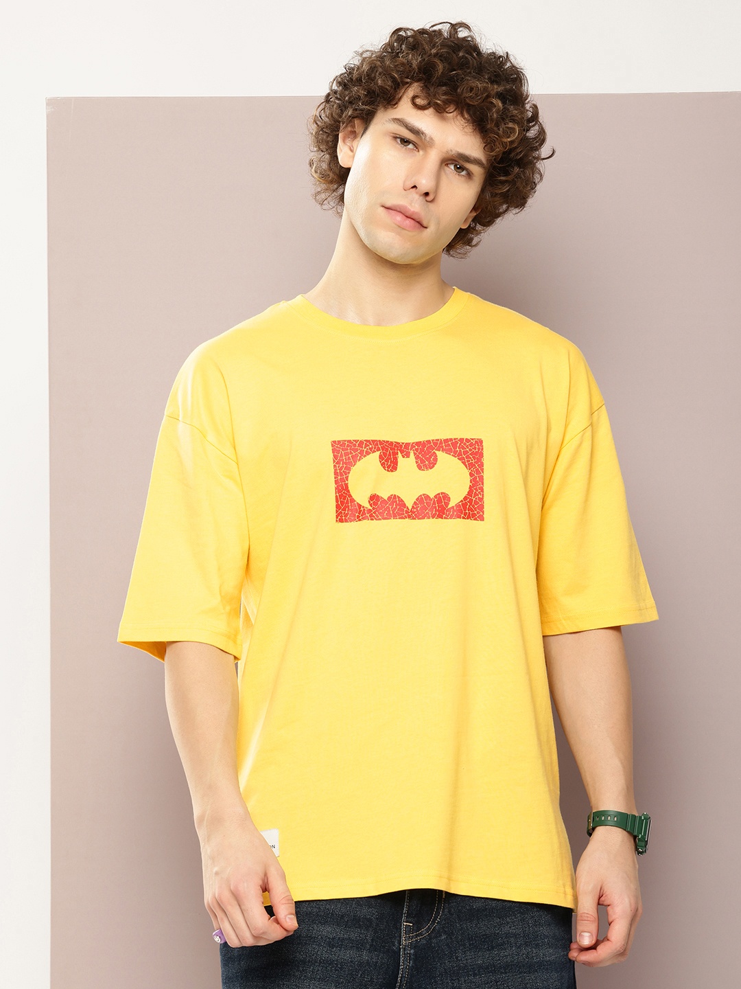 

Kook N Keech Batman Men Batman Printed Drop-Shoulder Sleeves Oversized Pure Cotton T-shirt, Yellow