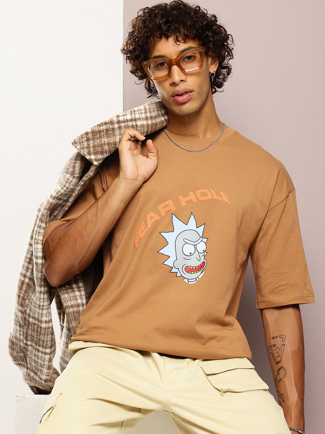 

Kook N Keech Men Ricky & Morty Printed Drop-Shoulder Sleeves Oversized Pure Cotton T-shirt, Brown