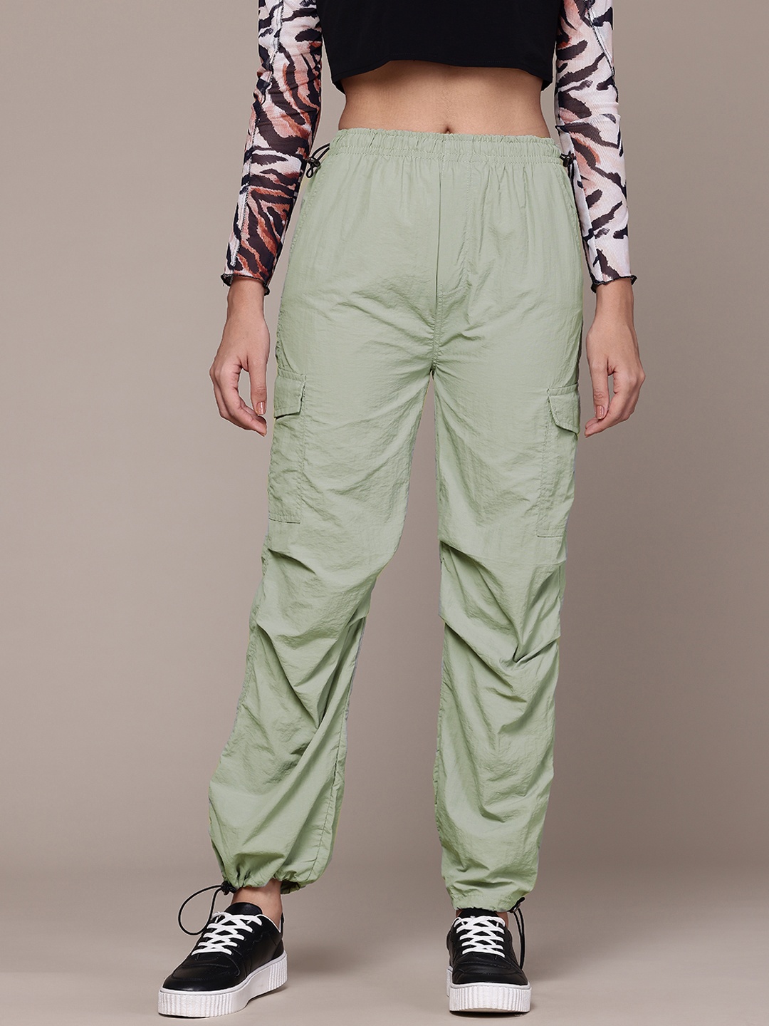 

Roadster Relaxed Loose Fit Easy Wash Cargos Trousers, Sea green