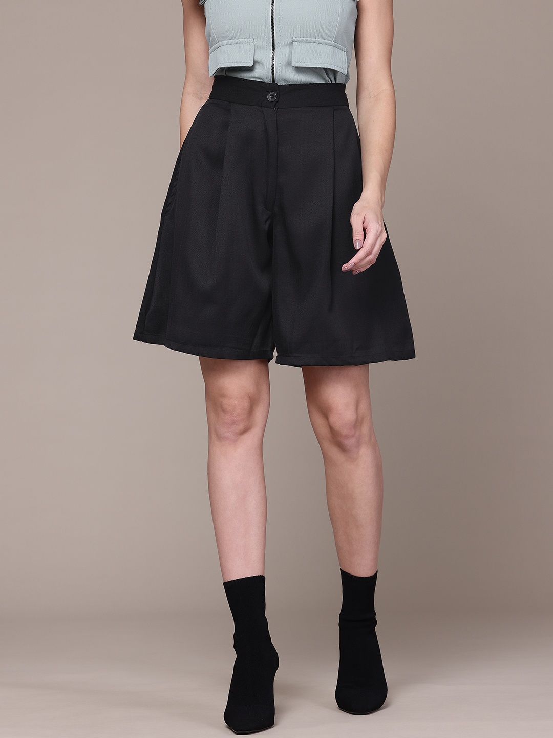 

Roadster Loose Fit High-Rise Cotton Cambric Shorts, Black