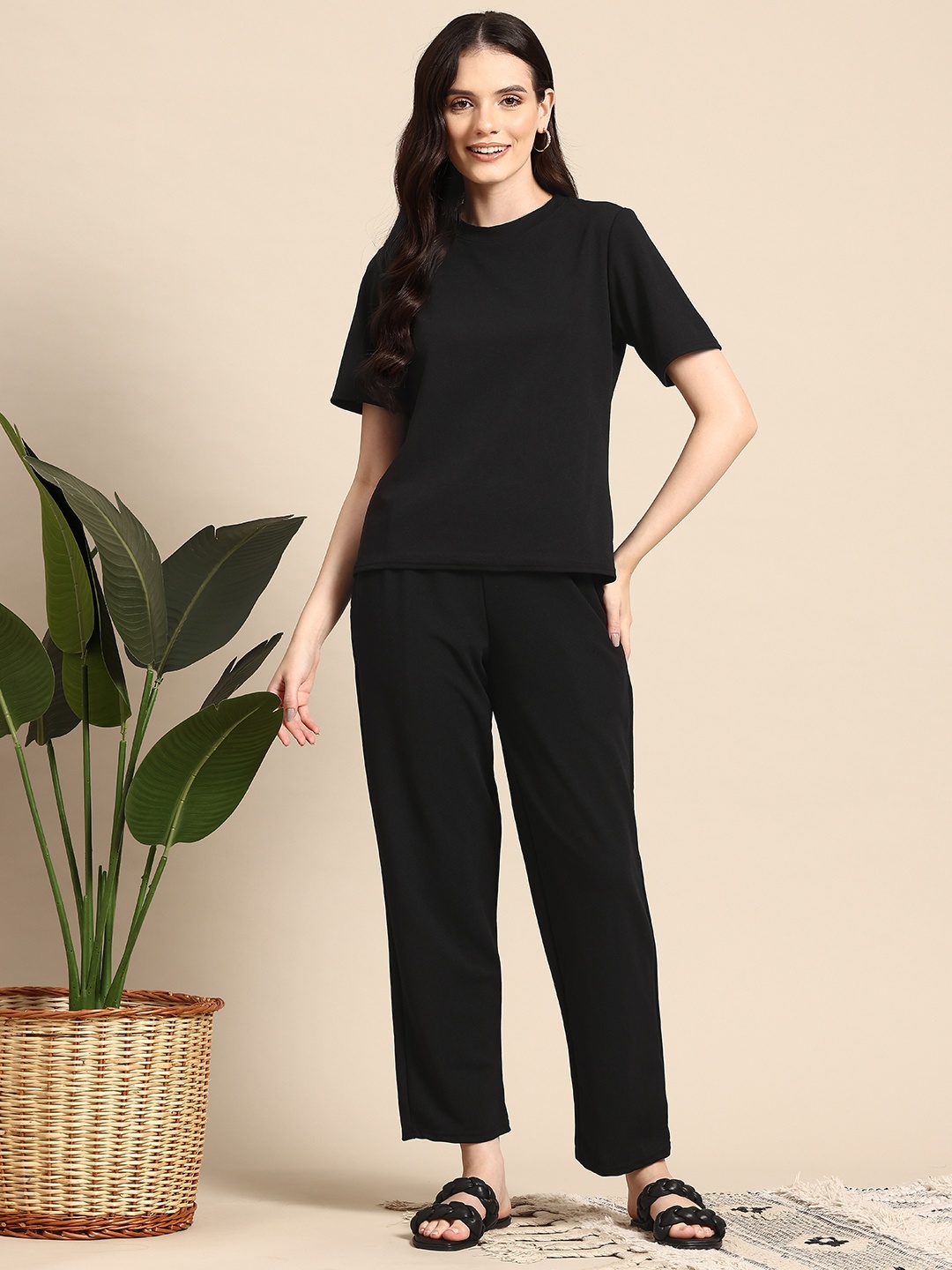 

Mast & Harbour T-shirt With Trousers, Black